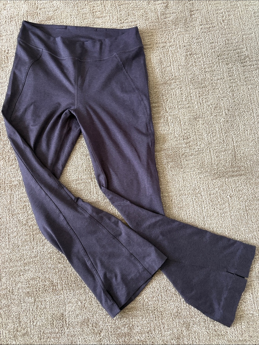 lululemon athletica Women’s Flared Leggings in Heather Purple 👏